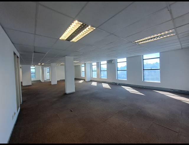 772M² OFFICE TO LET IN CRAIGHALL
